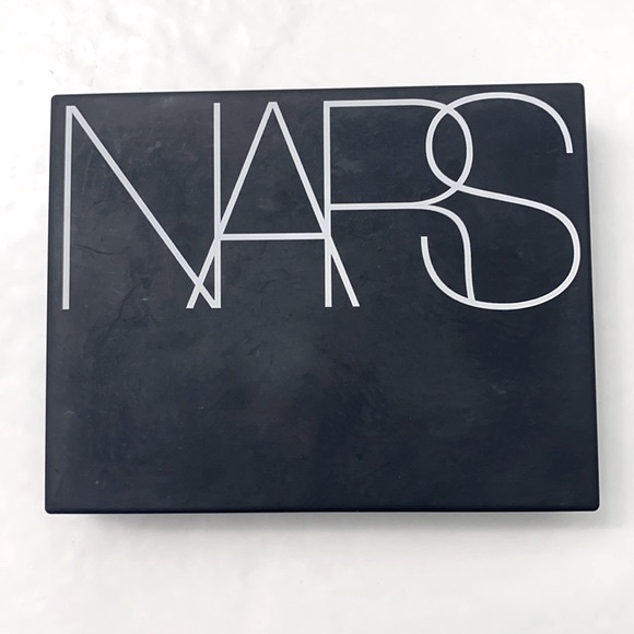 NARS Light Reflecting Pressed Setting Powder - Picture 2 of 6